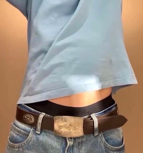 only4hudson's tweet photo. so slutty https://t.co/KWFEq849bD