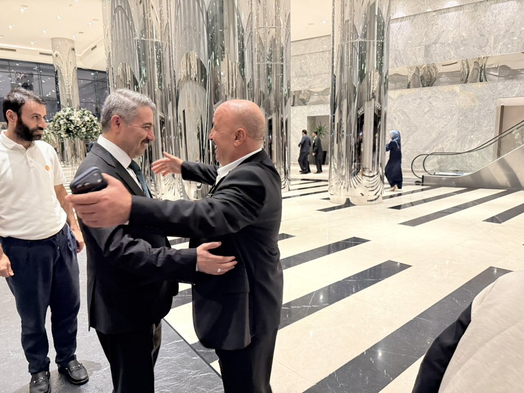 MustafaAlkayis's tweet photo. Zeynep ve Oğuzhan çiftimizin nikâh ve düğün törenlerine katılarak mutluluklarına şahitlik ettik. 

Bu güzel birlikteliğin Hak­sever ve Özger aileleri için de hayırlı olmasını temenni ediyorum. Zeynep ve Oğuzhan kardeşimize bir ömür boyu mutluluklar diliyorum. 💍 https://t.co/f5hfyieI6I