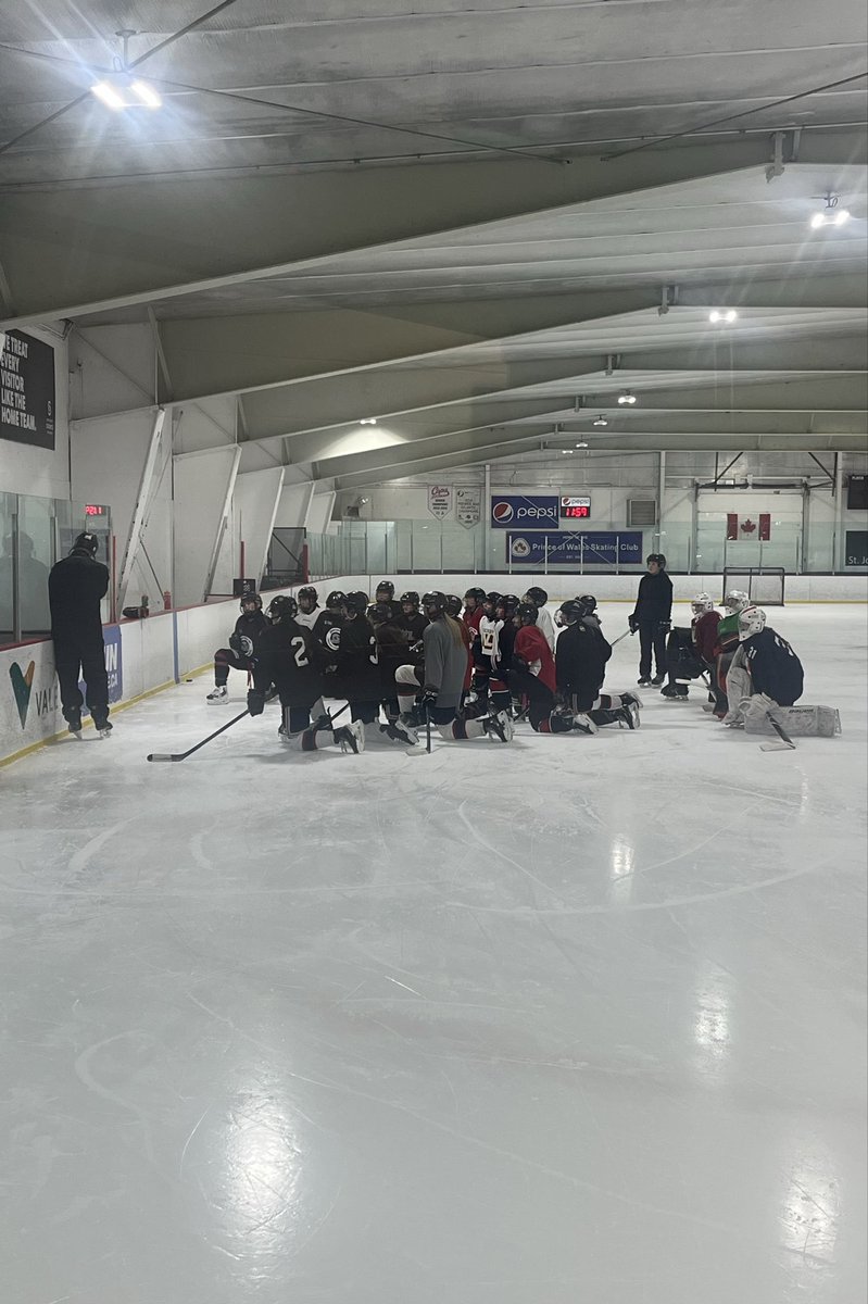 U18AAAEIB's tweet photo. First couple of practices in the book. Shaping up to be a great season! #breaktheice #letsgogirls https://t.co/XymJzXhxnh