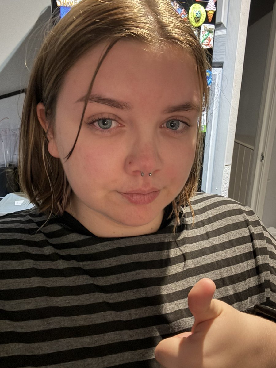 shelbs244's tweet photo. Look so hot after I’ve been crying 😔 https://t.co/IwTc0E9FGt