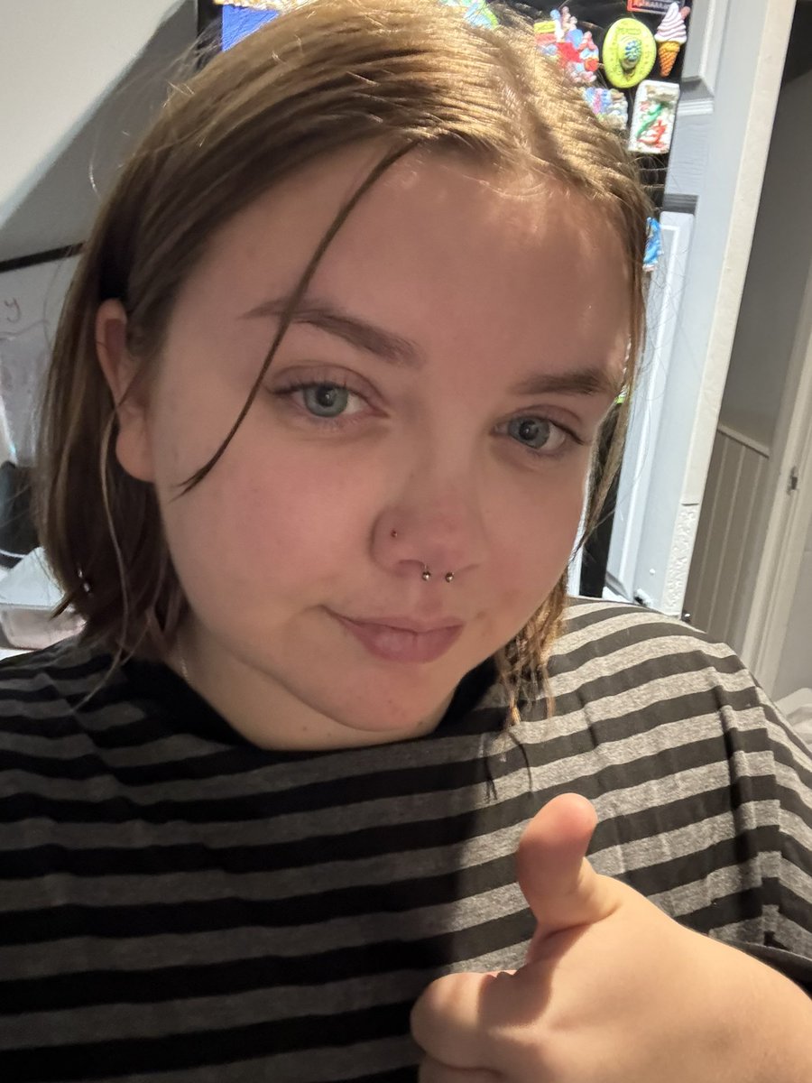 shelbs244's tweet photo. Look so hot after I’ve been crying 😔 https://t.co/IwTc0E9FGt