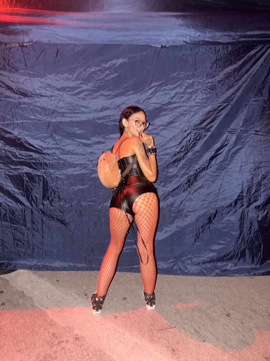 amysanta2001's tweet photo. Rave bae🩸🖤
#boricua https://t.co/kTuqSj7dUE