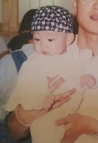 eidfile's tweet photo. làm gì đi tr
WE URGE @BIGHIT_MUSIC
@HYBEOFFICIALtwt TO TAKE URGENT ACTION AND MAKE BTS V'S SAFETY THEIR UTMOST PRIORITY FOLLOWING THESE THREATS OF PHYSICAL HARM

PROTECT TAEHYUNG 
PROTECT YOUR ARTIST
BIGHIT AND HYBE TAKE ACTION
#PROTECT TAEHYUNG #PROTECT YOUR ARTIST https://t.co/9IWkc5dqkw