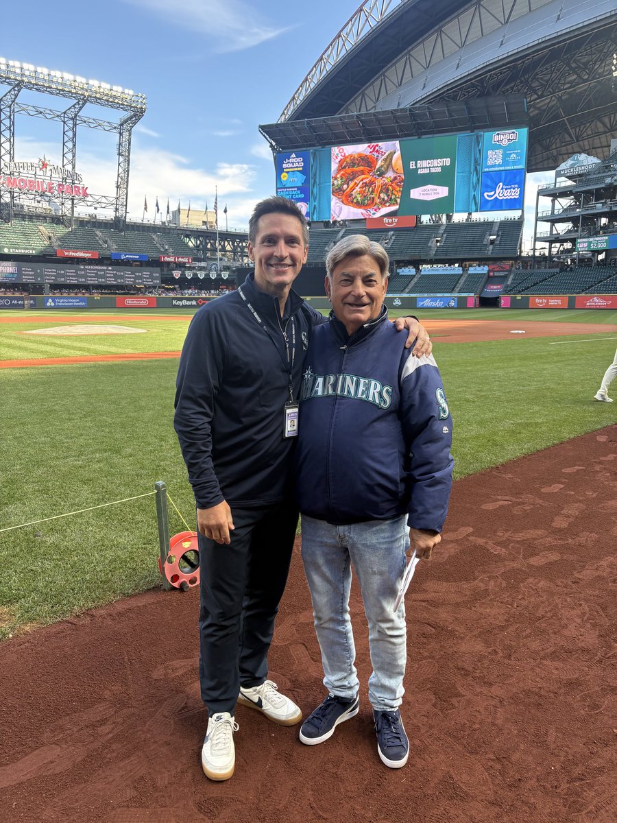 RealBradAdam's tweet photo. Last day with the legend!!! https://t.co/9DgGKGWrdP