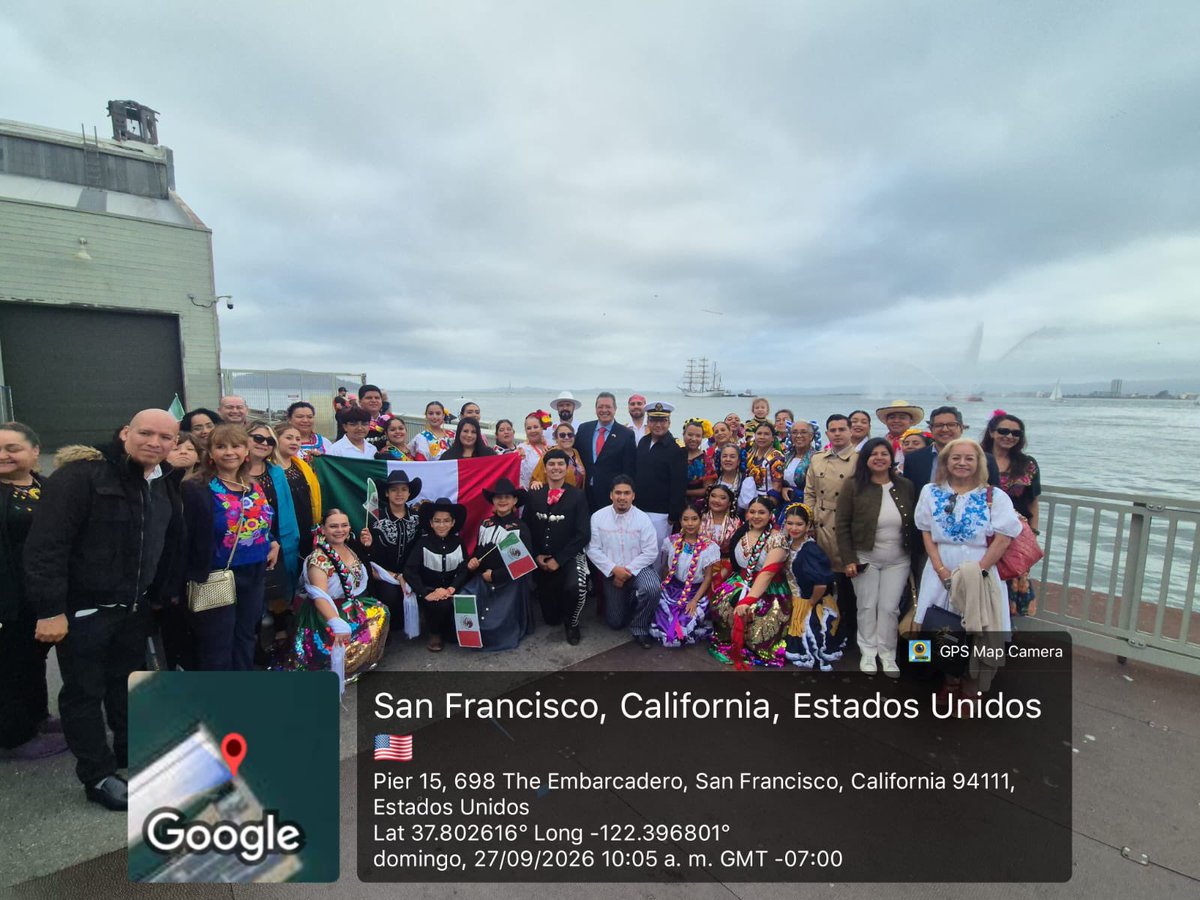 ConsulmexSFO's tweet photo. 🇲🇽 Con mariachi y mucha emoción, la comunidad mexicana en San Francisco despidió al Buque Escuela ARM Cuauhtémoc, que continúa su travesía como Embajador y Caballero de los Mares. ⚓️

¡Buen viento y buena mar! 🇲🇽 https://t.co/dFVMW8BT5f