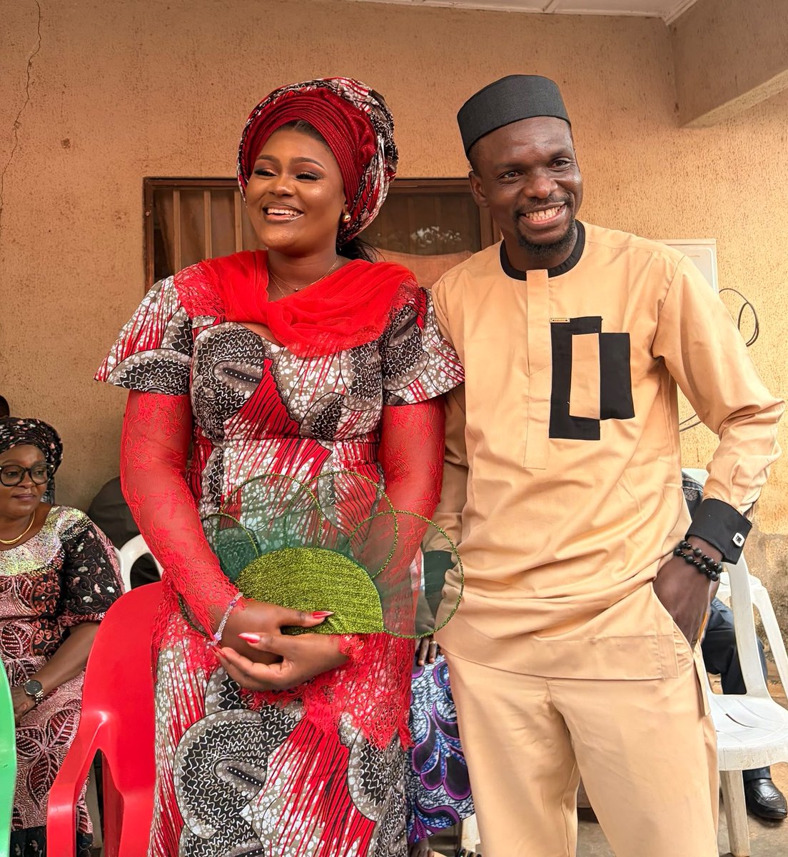 Miss_Gbokiss's tweet photo. You guys!!!! I’m getting married to him 🥰 https://t.co/gHUYZz4HRY