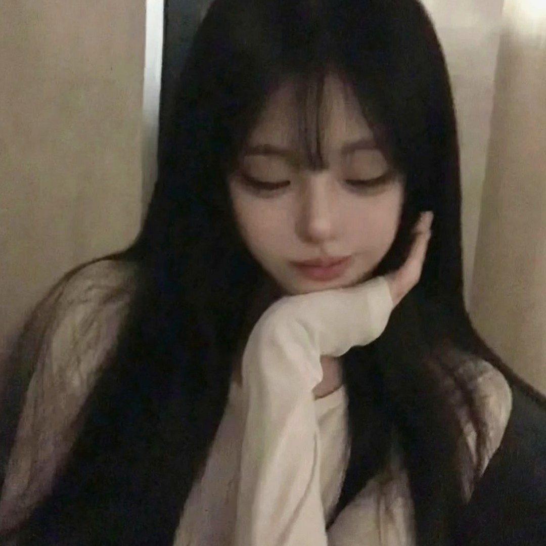 RyleeBurneypcf's tweet photo. ひとりぼっちの壁に隠れてる��。 https://t.co/ALn1EKcSzL