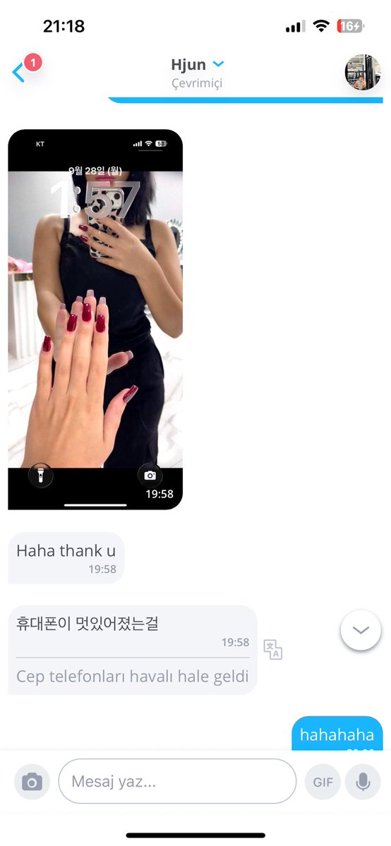 liliesgirlll's tweet photo. tırnaklarımı beğendiği için attığım fotoyu duvar kapıdı yapan koreli oğlan aşk ne kadar krocasın https://t.co/lhF7JMQF9B