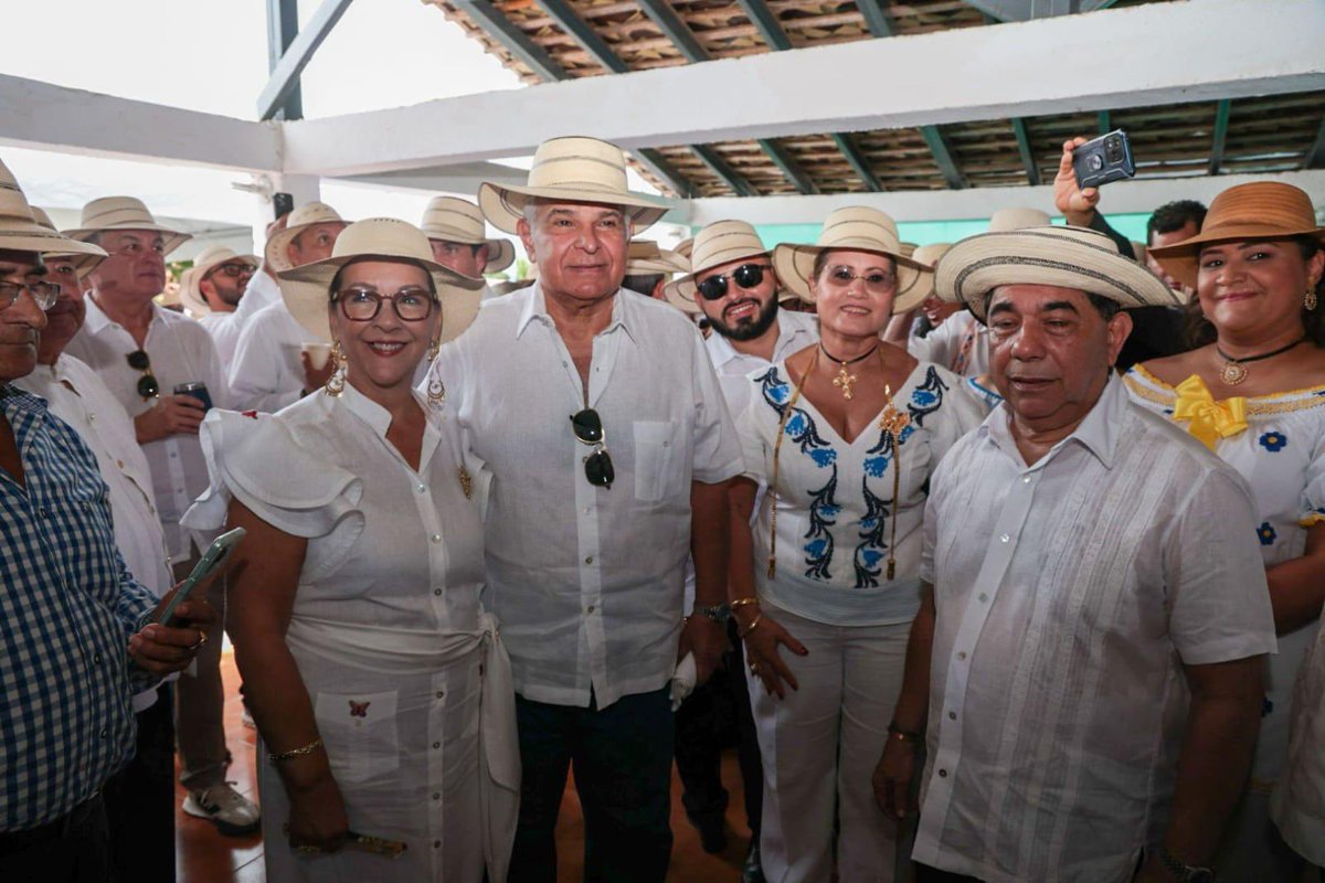 JoseRaulMulino's tweet photo. Hoy Guararé está de fiesta celebrando 74 años del Festival Nacional de la Mejorana.

Qué orgullo ver cómo nuestras tradiciones siguen vivas y pasan de generación en generación. Un abrazo a todos los guarareños que mantienen viva esta hermosa parte de nuestra cultura. 🇵🇦 https://t.co/8Fm2rcqOpx