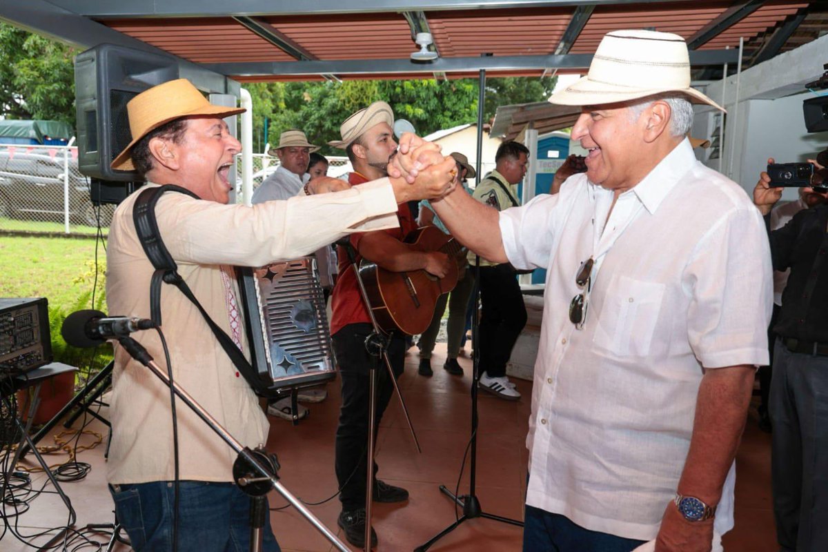 JoseRaulMulino's tweet photo. Hoy Guararé está de fiesta celebrando 74 años del Festival Nacional de la Mejorana.

Qué orgullo ver cómo nuestras tradiciones siguen vivas y pasan de generación en generación. Un abrazo a todos los guarareños que mantienen viva esta hermosa parte de nuestra cultura. 🇵🇦 https://t.co/8Fm2rcqOpx