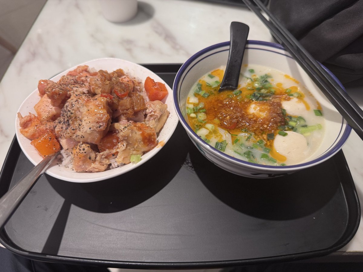 ousfifty's tweet photo. @0x40cc 据说36号的plaza很好吃，不过我在60那个也很好帮😋 https://t.co/1jXb2wZW0n