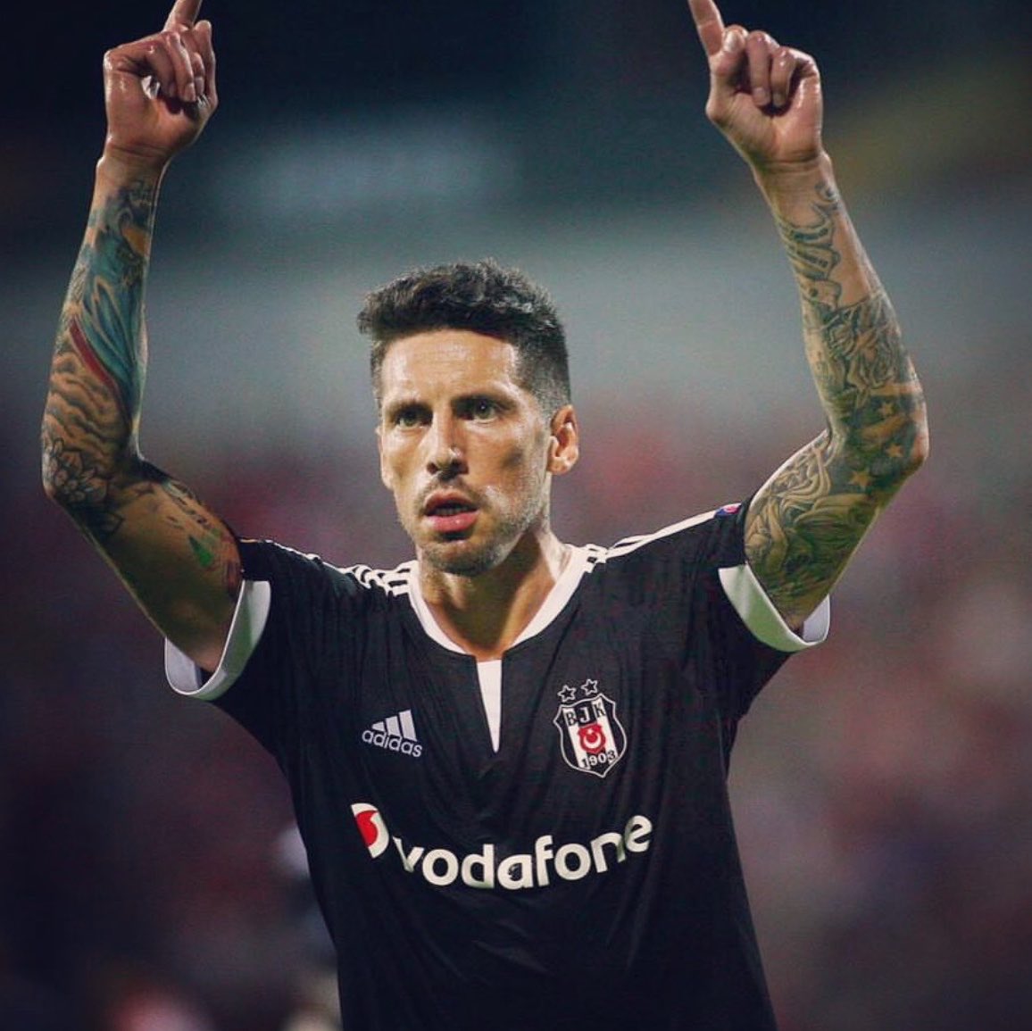 kartlnasaletijk's tweet photo. Jose Sosa: “Futbol hayatımda birçok forma giydim ama en çok, en derinden Beşiktaş’ı sevdim.” https://t.co/hCMHiMERLs