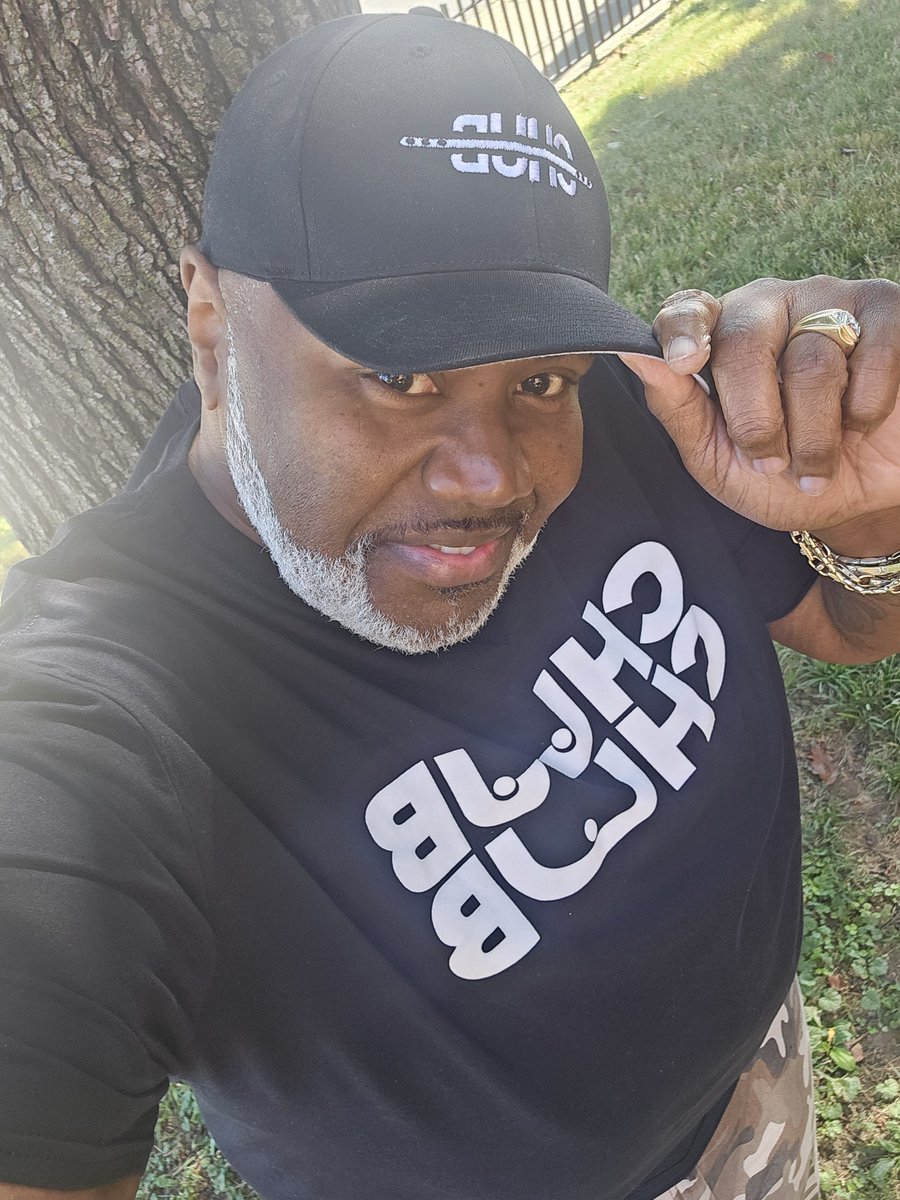 kythickman1's tweet photo. I'm  outside https://t.co/XvfdRgk7hI