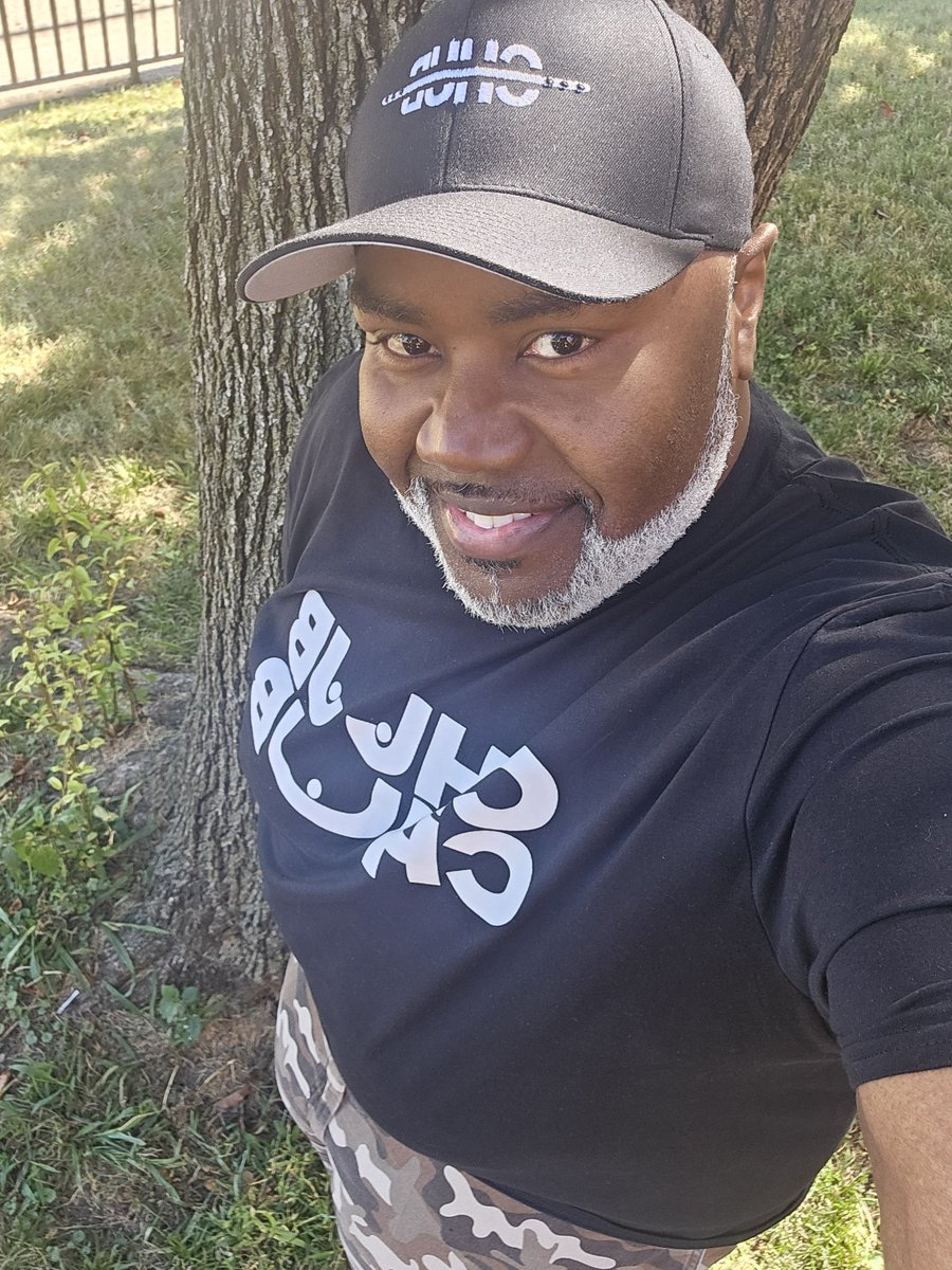 kythickman1's tweet photo. I'm  outside https://t.co/XvfdRgk7hI