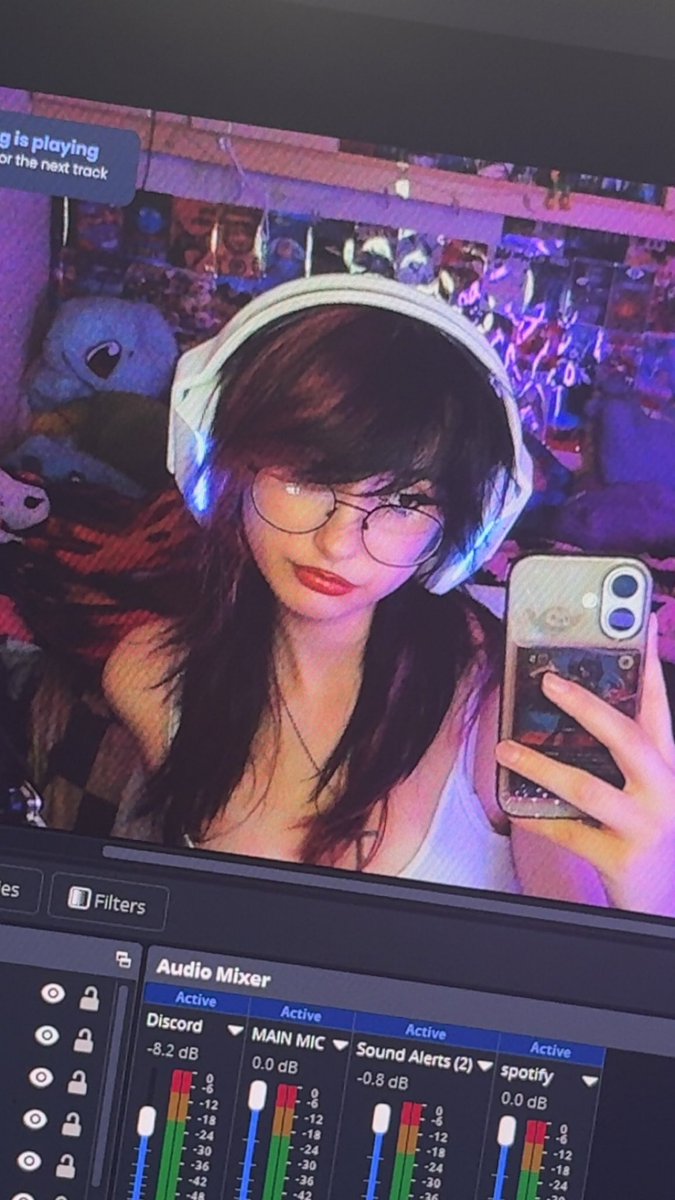 ItsIchikaaa's tweet photo. my hair looks kinda cute today :3 https://t.co/9Hm4MOnuGn