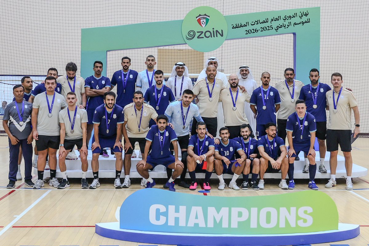Alhakea_Sports's tweet photo. قام عضو مجلس إدارة الاتحاد الكويتي لكرة القدم الدكتور عادل العدواني بتتويج نادي كاظمة بلقب دوري كرة قدم الصالات للموسم الرياضي 2025-2026، كما تم تكريم اليرموك بالمركز الثاني، وذلك على صالة نادي الشباب مساء اليوم، بحضور مدير ادارة مسابقات الصالات المغلقة فراج الفراج.

#KuwaitFA https://t.co/hzz2zUU5e6
