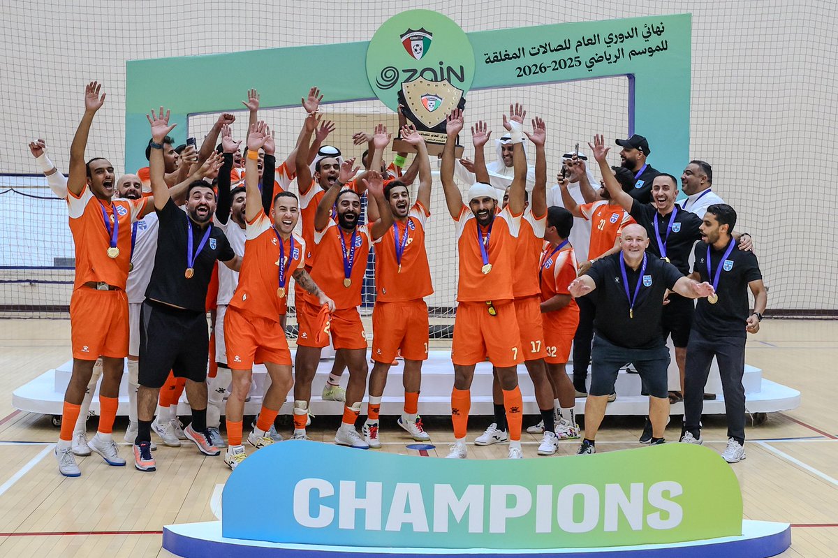 Alhakea_Sports's tweet photo. قام عضو مجلس إدارة الاتحاد الكويتي لكرة القدم الدكتور عادل العدواني بتتويج نادي كاظمة بلقب دوري كرة قدم الصالات للموسم الرياضي 2025-2026، كما تم تكريم اليرموك بالمركز الثاني، وذلك على صالة نادي الشباب مساء اليوم، بحضور مدير ادارة مسابقات الصالات المغلقة فراج الفراج.

#KuwaitFA https://t.co/hzz2zUU5e6