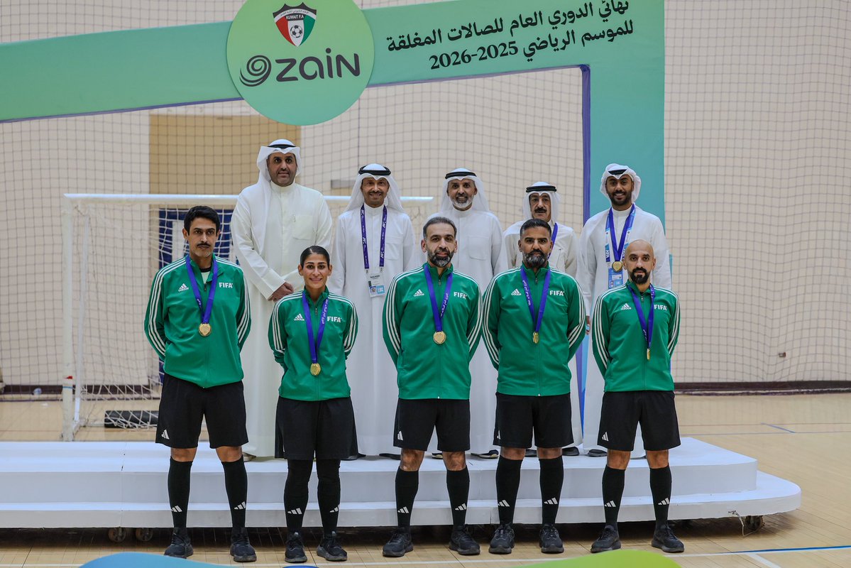 Alhakea_Sports's tweet photo. قام عضو مجلس إدارة الاتحاد الكويتي لكرة القدم الدكتور عادل العدواني بتتويج نادي كاظمة بلقب دوري كرة قدم الصالات للموسم الرياضي 2025-2026، كما تم تكريم اليرموك بالمركز الثاني، وذلك على صالة نادي الشباب مساء اليوم، بحضور مدير ادارة مسابقات الصالات المغلقة فراج الفراج.

#KuwaitFA https://t.co/hzz2zUU5e6