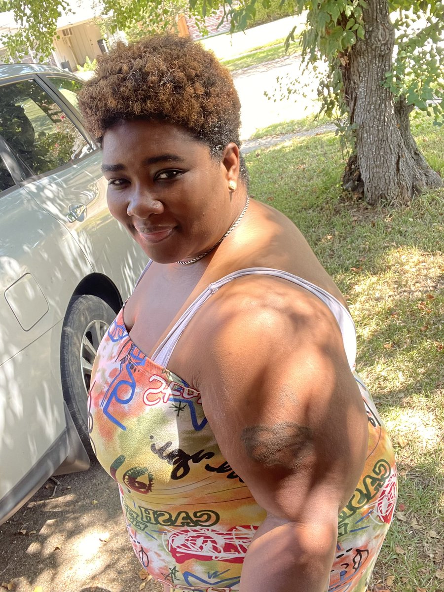 DeanDash768367's tweet photo. I told him it’s fall season catch me 🥴😏🥰♒️🦾🫶🏾🤣🤣 Mz. Cutie 🥰 Pie Humble https://t.co/PZ1fNLX4ps