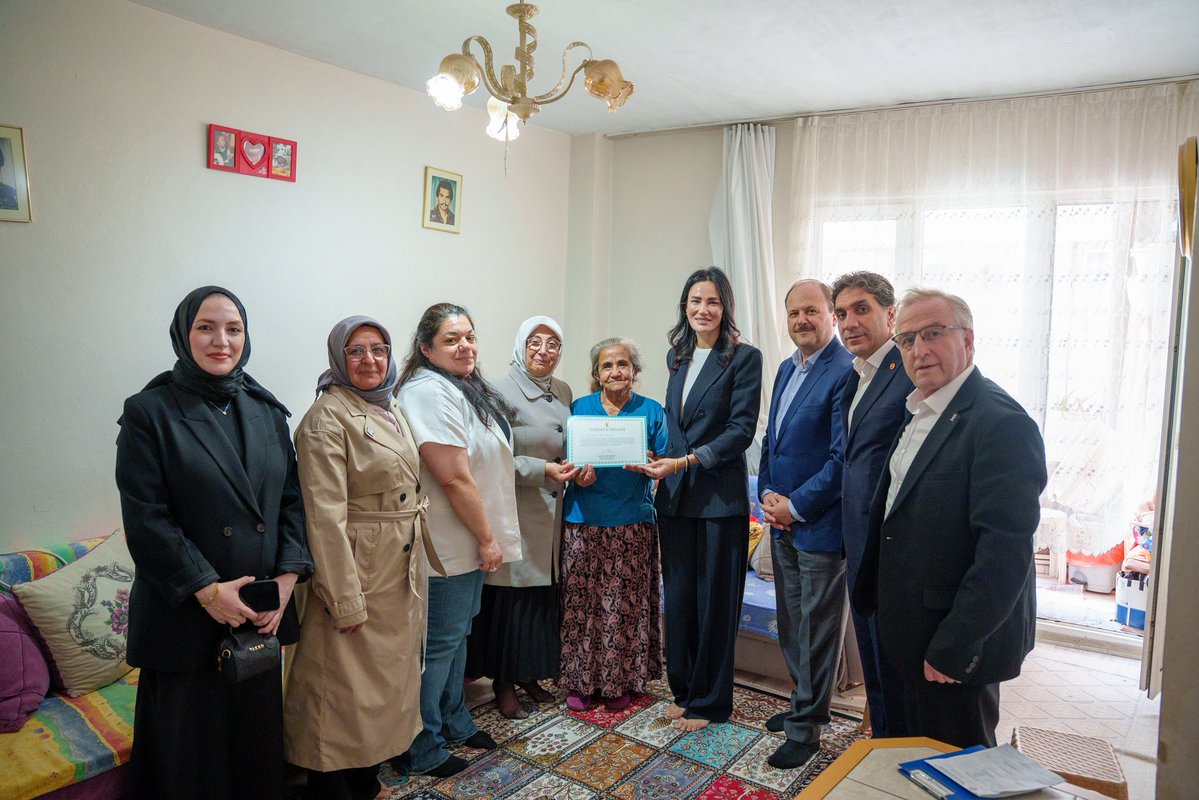 AKKadinSisli's tweet photo. Aydın Milletvekilimiz  Seda Sarıbaş ile birlikte Şişli’mizde saha çalışmamızı gerçekleştirdik. Teşkilatımızla birlikte mahallelerimizde çalışmalarımızı sahaya yansıttık. https://t.co/PEkDd5hIgF