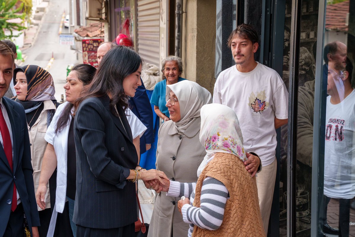 AKKadinSisli's tweet photo. Aydın Milletvekilimiz  Seda Sarıbaş ile birlikte Şişli’mizde saha çalışmamızı gerçekleştirdik. Teşkilatımızla birlikte mahallelerimizde çalışmalarımızı sahaya yansıttık. https://t.co/PEkDd5hIgF