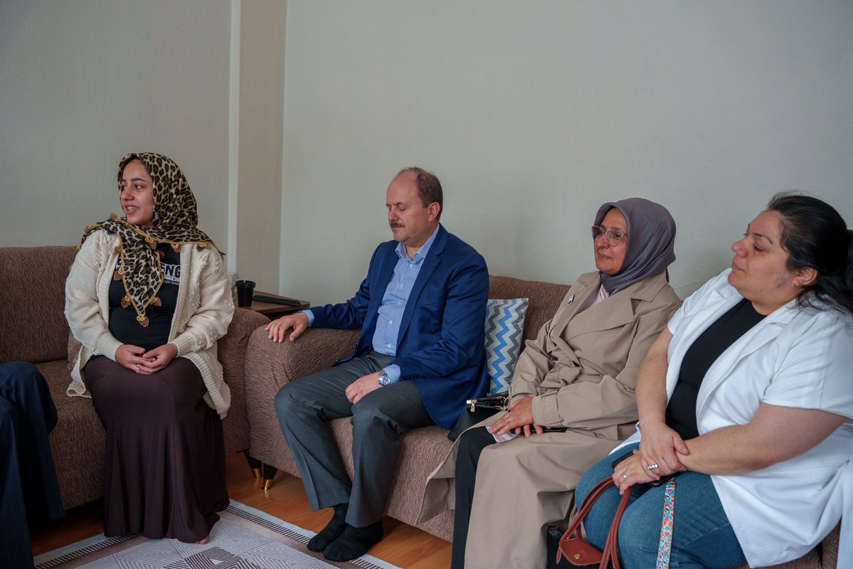 AKKadinSisli's tweet photo. Aydın Milletvekilimiz  Seda Sarıbaş ile birlikte Şişli’mizde saha çalışmamızı gerçekleştirdik. Teşkilatımızla birlikte mahallelerimizde çalışmalarımızı sahaya yansıttık. https://t.co/PEkDd5hIgF