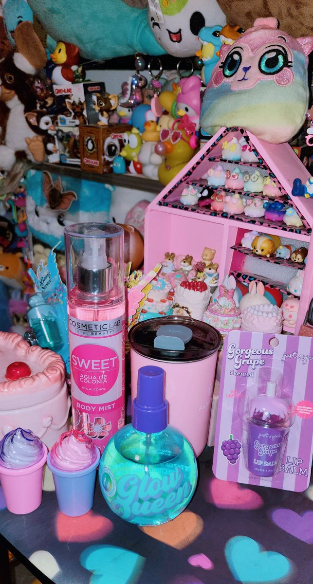 Miichel701's tweet photo. #shop #shopping #skincare #lipstick #lipgloss #lipbalm #kawaiimakeup #makeup #milkshake #drink #kawaiidrink #grape #perfume #bodymist #bodylotion #collectibles #collector #collection #case #myroom #aesthetic #mermaid #imjustagirl #scented #scent #kawaii #accessories #trinketbox https://t.co/SHFzy9Hs2b