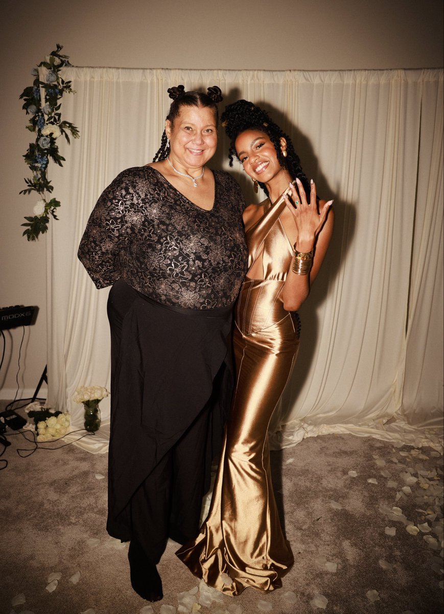 EboneeDavis's tweet photo. On September 14, my mother made her transition into her next life. 👼🏽

Since her departure, I’ve discovered a profound gratitude in knowing my mom learned the lessons needed for her soul’s evolution during her life (slide 2). ✨ https://t.co/DSvSKJGn0m