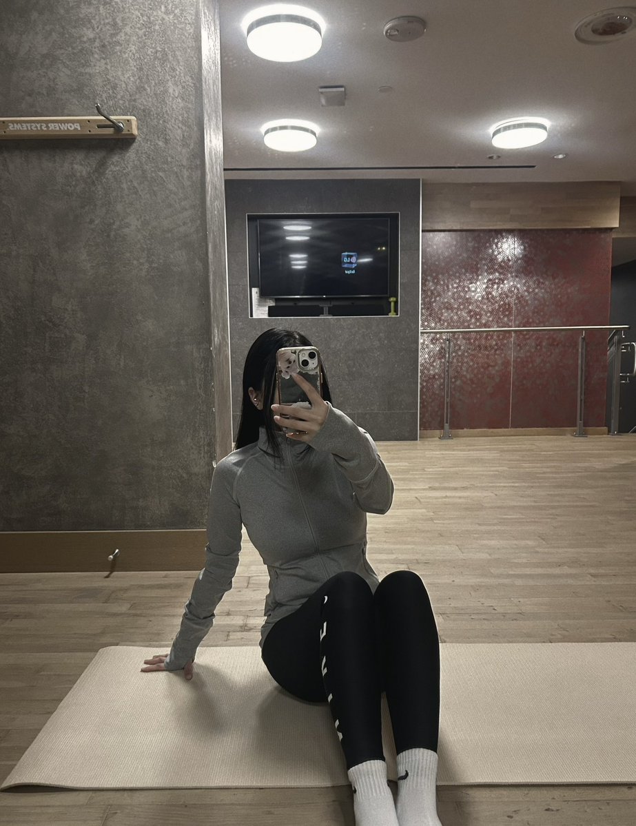 chixi_yom's tweet photo. 하 운동햐야지... https://t.co/41MzYv21dl