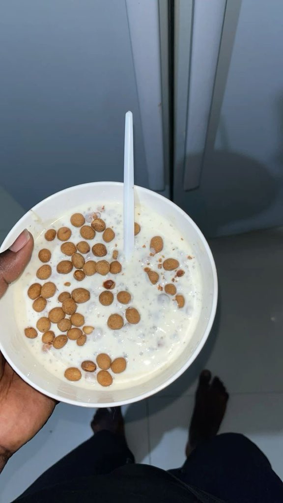 Blue6zn's tweet photo. First coin I’m ever buying in this space is $GARRI …and when I was about to start I was told Degen not for the weak… I guess people like me just get grace 🤩🤩👌👌👌👌

0xdDDF7AB756C35b4d0537825497e6932780710241 https://t.co/eQTvLUPO3k