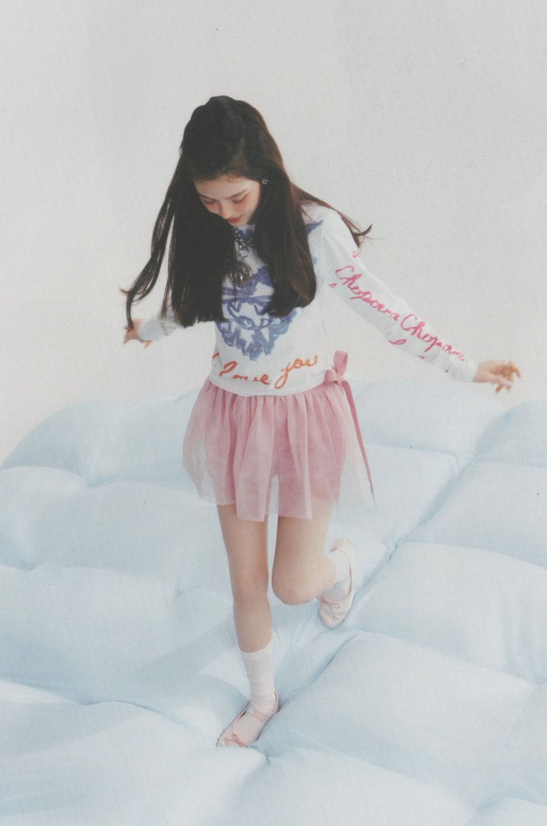 DaniellePopBase's tweet photo. #다니엘 #DANIELLE˖ ࣪ 🎀˖ https://t.co/MRiGR0PIuu