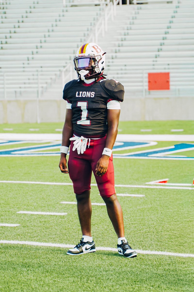 vblake_2027's tweet photo. You better wake up on the Lions.
39 Total Tackles.
4 sacks.
#8 in Louisiana.
#11 in Louisiana.
#2 in Division II Select.
We build on Milam Street.
One goal and built for the pressure.
#BTWLions #2104 #1 @BTW_Lions @CoachGCoop @coach_jay318 @CoachLesterIII @Davis1_coach @318preps @RecruitLouisian @PrepRedzoneLA @N_W_Sports @CharlesPower