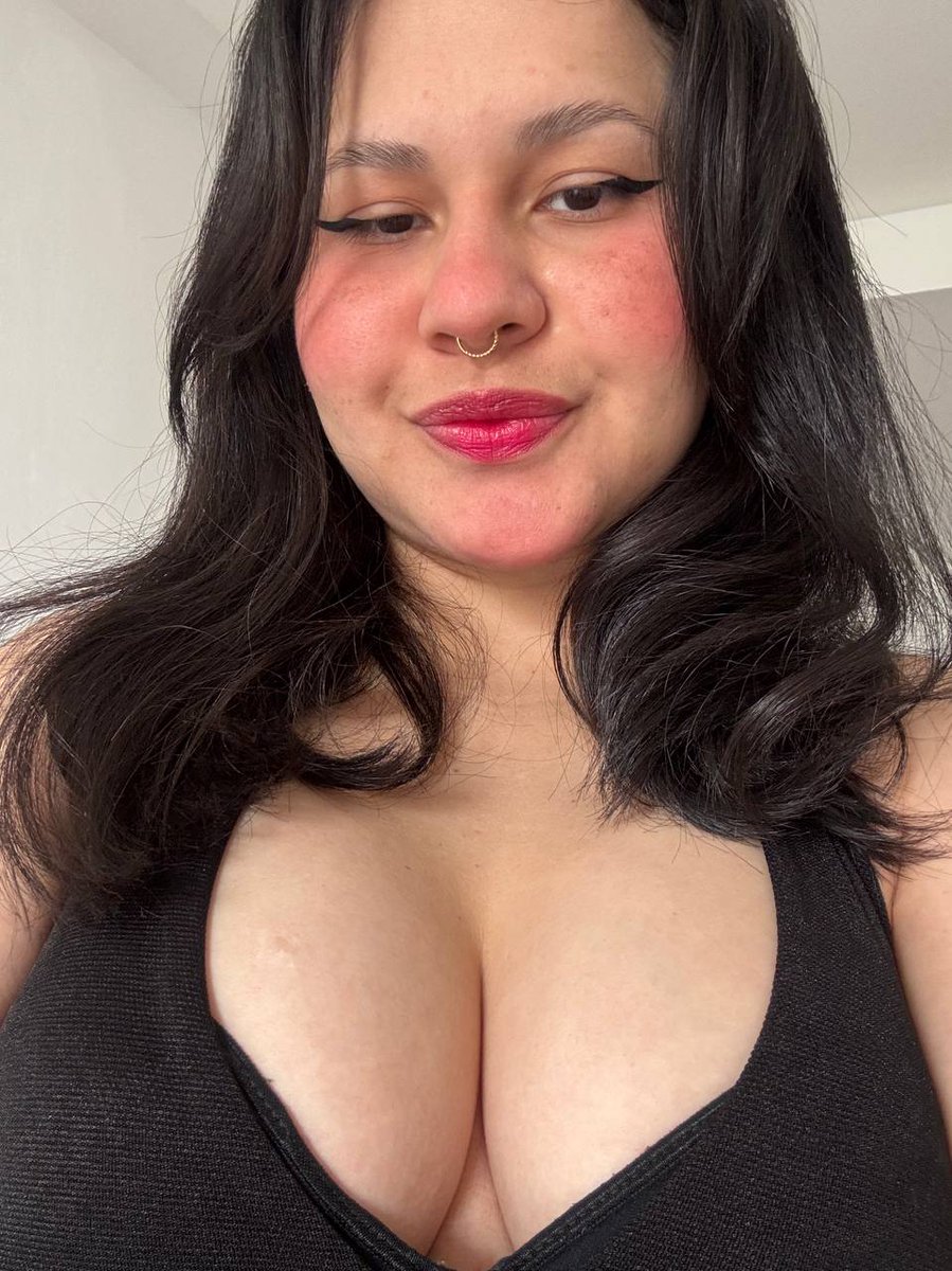bonajuan's tweet photo. smash or pass https://t.co/VKCCNbgzoy