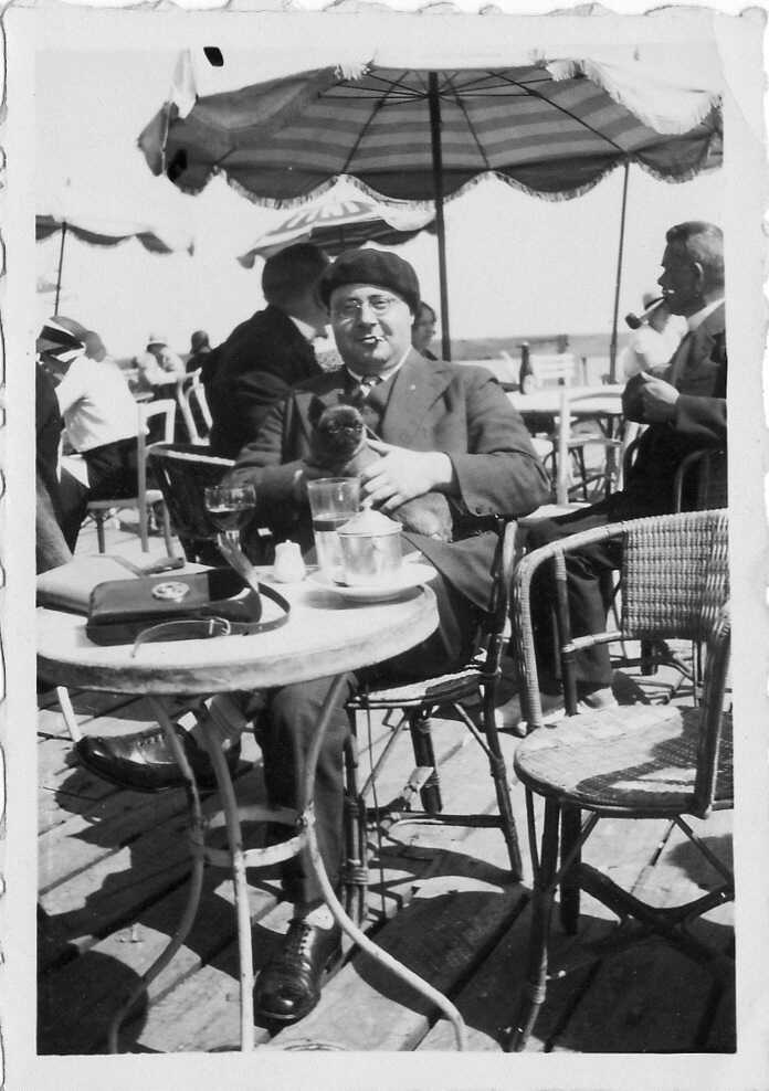 AuschwitzMuseum's tweet photo. 27 September 1902 | A Dutch Jew, Leo de Vries was born in Amsterdam. A bank clerk. 

He arrived at #Auschwitz from Westerbork on 5 March 1944. He was among 477 people from his transport who were murdered in a gas chamber after arrival selection. https://t.co/cwpNkVmnBg
