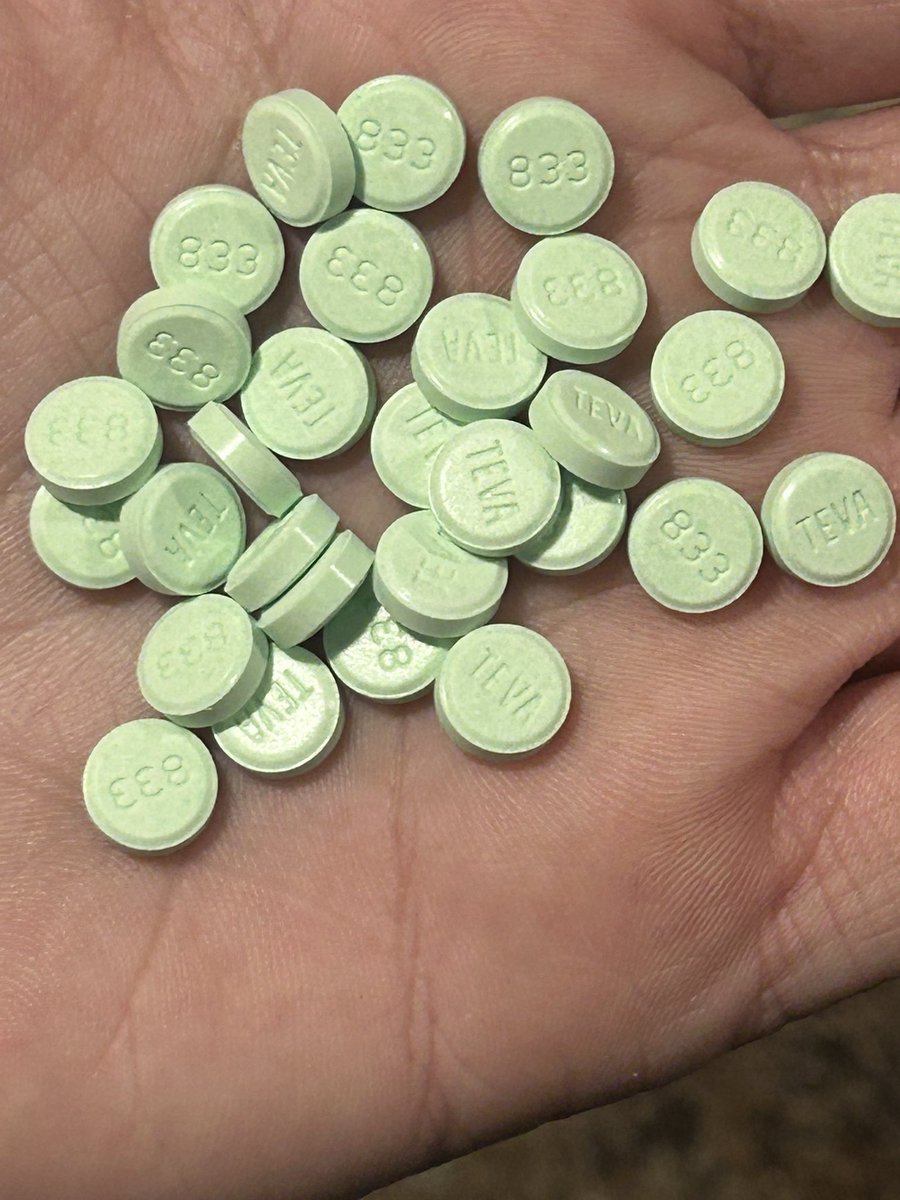 Buggexotics's tweet photo. Couple snacks fa dinner😋. #pills #drug #drugtwt #geeker #wellness https://t.co/XCiieRM2jU