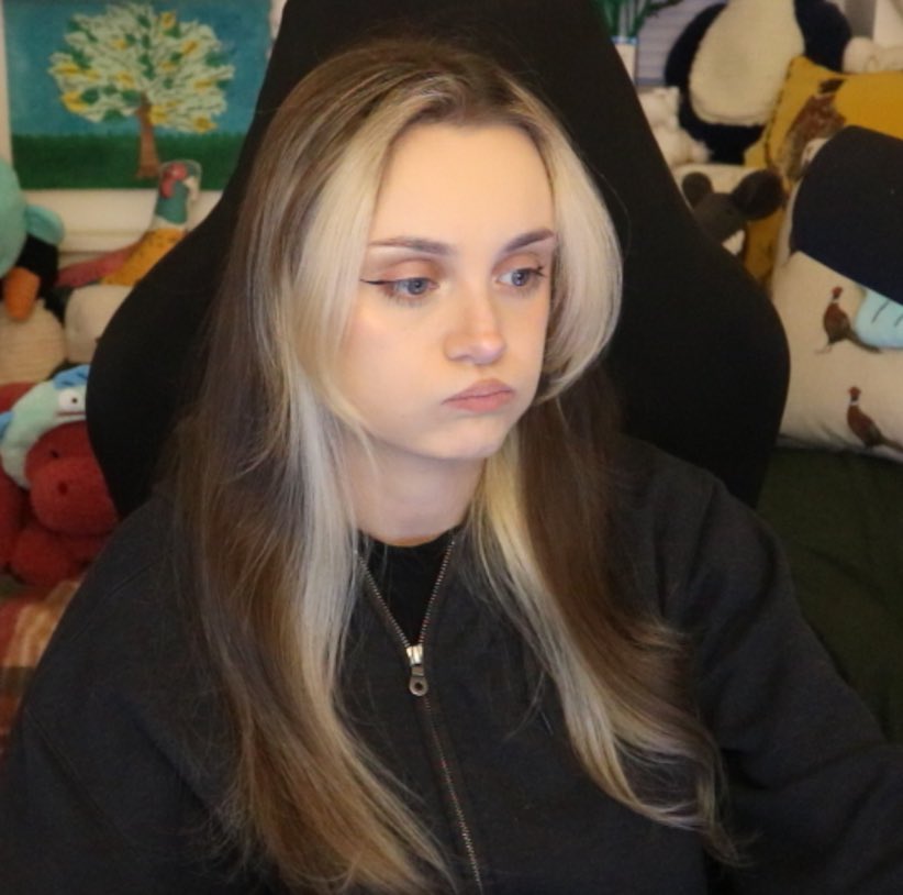 AtoraTora_'s tweet photo. Live now!! Rare sleepy Sunday stream ^-^ playing Blood of Dawnwalker, come join!! https://t.co/johBqOT9VI https://t.co/XkviqQW71r