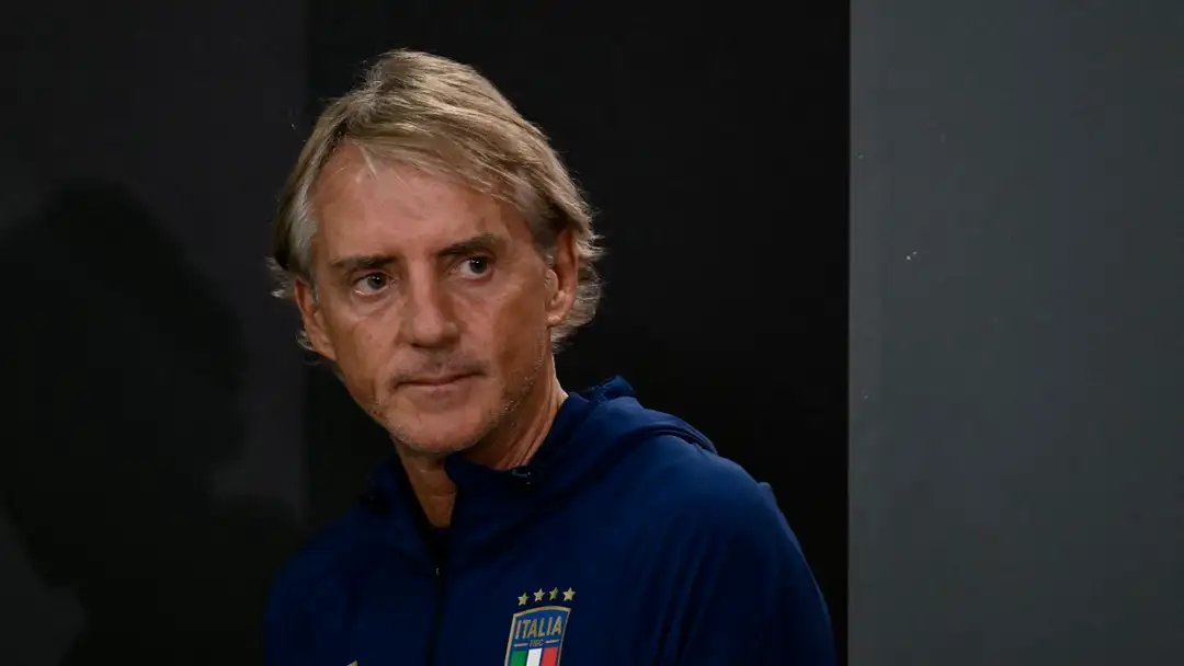 GOALtimz's tweet photo. 🚨  'Not my problem' 

Roberto Mancini has firmly distanced himself from the recent financial regulation breaches surrounding Manchester City.
 The Italian manager addressed the allegations regarding a controversial double contract during his time at the Etihad, insisting the issue does not concern him while maintaining that the Premier League champions are actually innocent.