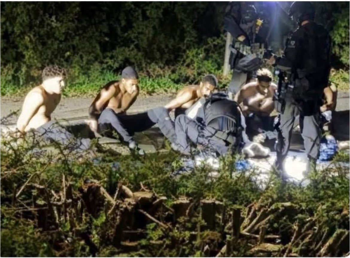 robinmonotti's tweet photo. Whatever they say about the photo of the men caught at RAF Fairford, I can say just basing it on this single photo:
1. They are not Iranian
2. They are not Russian
3. They are not Chinese
In fact they look remarkably like those who have been arriving on Britain's shores don't you think?