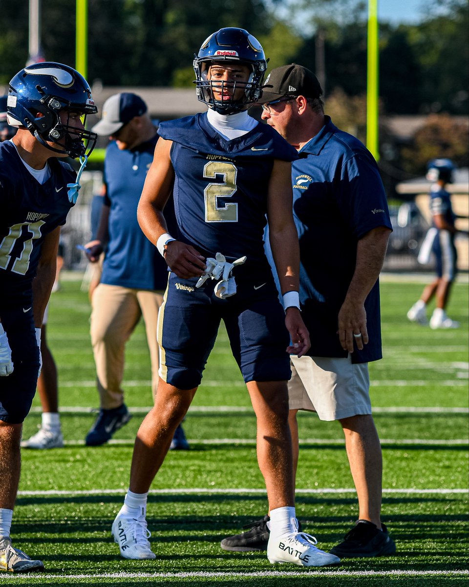 AveryBokor2's tweet photo. 16 receptions
420 receiving yards
26.25 YPC
 6 TDs
2 games of defense 10 tackles 
4 games played 
https://t.co/QjPs9i3ROP
@210ths @Biggame_24 @Dom_Spalding @davidmh__ @LeoOtt123 @RoboLeonard @HopewellSport @Coach_BNeal @A1ways_working @Mathews_A1 @CoachColtonKorn @WhiteOutFB https://t.co/8EW46sup2x