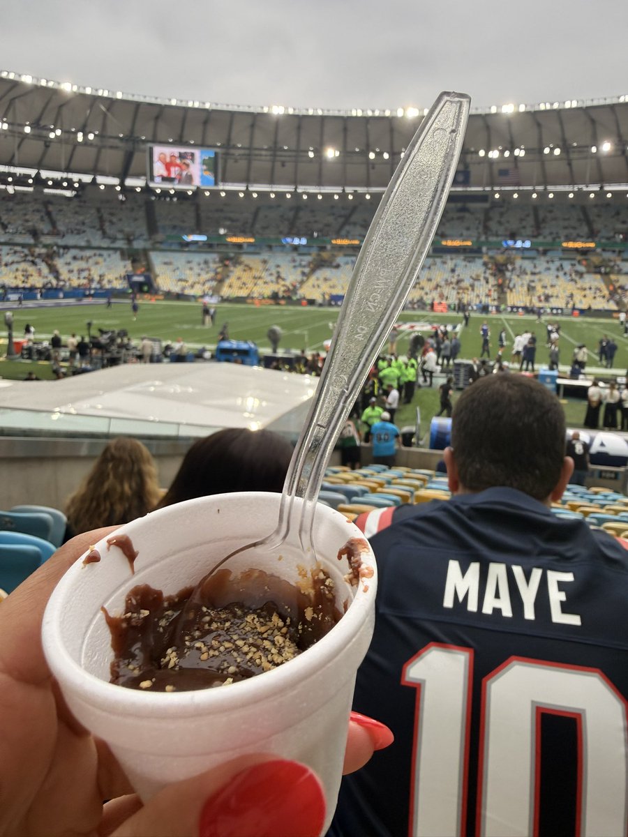 lineoliveras's tweet photo. Cheguei #NFLSeason #nfl https://t.co/XovbzN5soa