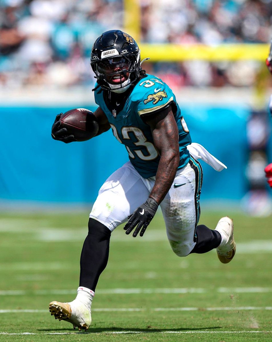 FB_Helmet_Guy's tweet photo. The Jaguars "Prowler" throwbacks should be their primary uniforms. I will die on this hill without regrets. https://t.co/7b7Sj2Kyhq