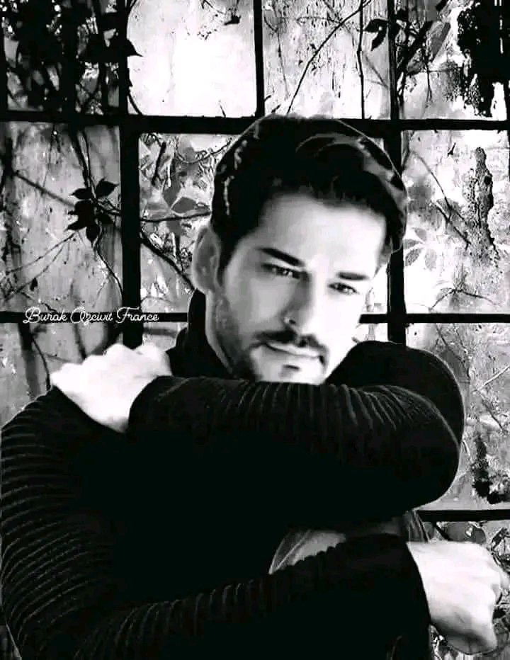 az_10___'s tweet photo. روح حزينة بإمكانها أن تقتل الإنسان
أسرع من جرثومة...🥀 https://t.co/McJpys7n1r