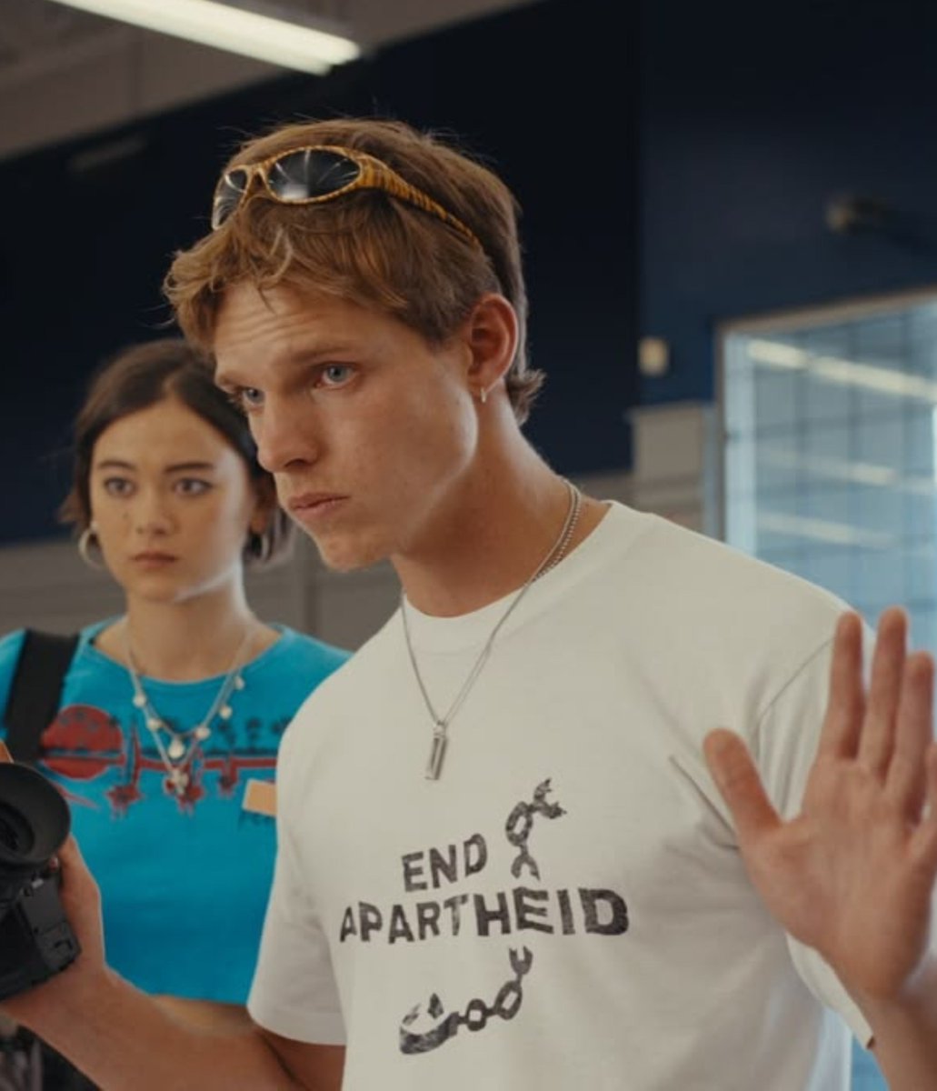 echogallagher_'s tweet photo. I've noticed that some people ship bryan and bobby from backrooms 👀 https://t.co/VxigXJB0Jr