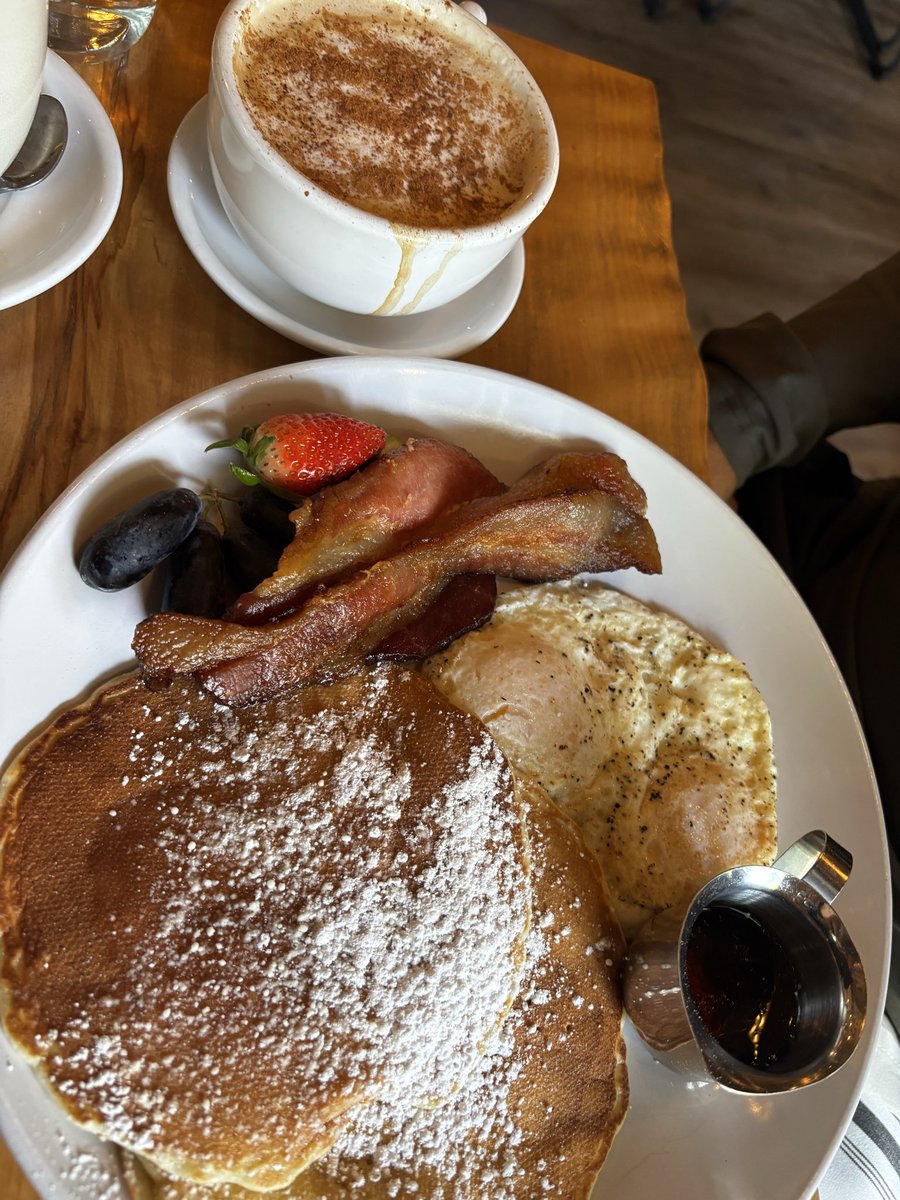 big_baebii's tweet photo. This place is ALWAYS on point 🤞🏼 https://t.co/dSukLIgA6w