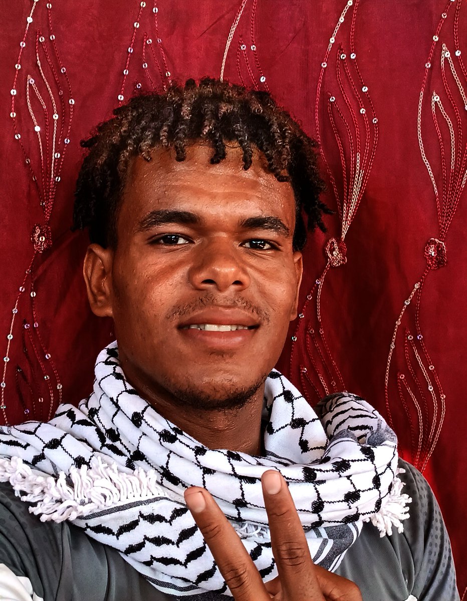 SALEHIDRES2004's tweet photo. I am a Black Palestinian ✊
We are not terrorists.
We are forgotten, starving, and displaced 💔
All we ask for is dignity, freedom, and life.🍉🇵🇸🕊️ https://t.co/ADMducrk2k https://t.co/5ruvdf9dQd
