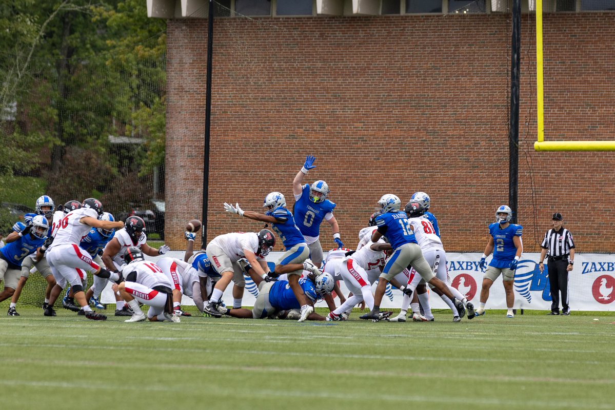 3dwardAlexander's tweet photo. After a great conversion with @CoachOwens_12 I’m blessed to receive my 1st offer from Brevard College @BrevardF5 @FootballCamden @_crmalone https://t.co/IYjWSqucCL