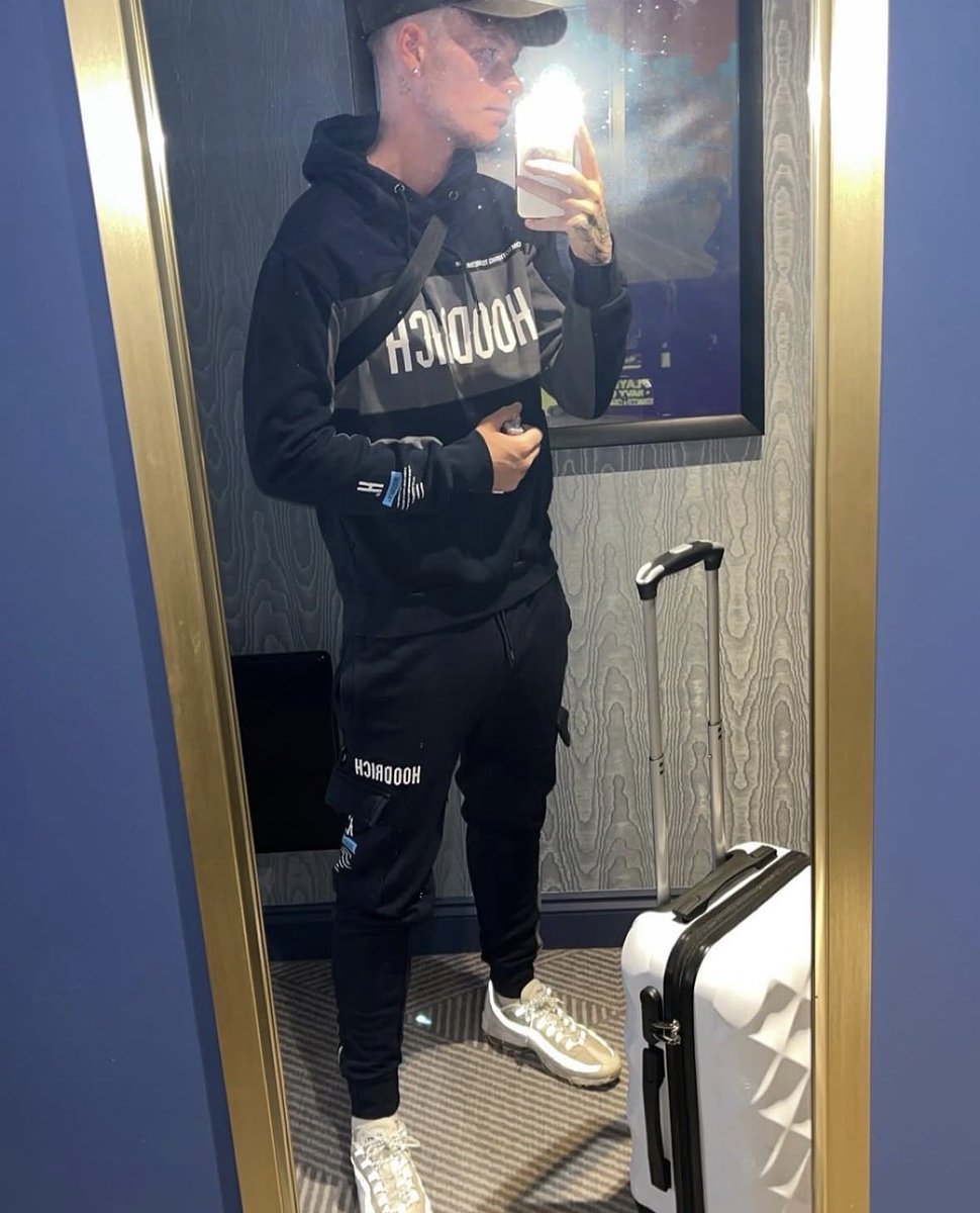 funkydanee's tweet photo. I’m all alone tonight in a hotel room💦message me on my https://t.co/o5U8DX3Yb3 what you would do with me if you stayed the night 😈😈
https://t.co/K86z4A9Fsz
Let’s talk dirty boys and girls ❤️💙 https://t.co/DlggdiHMsC