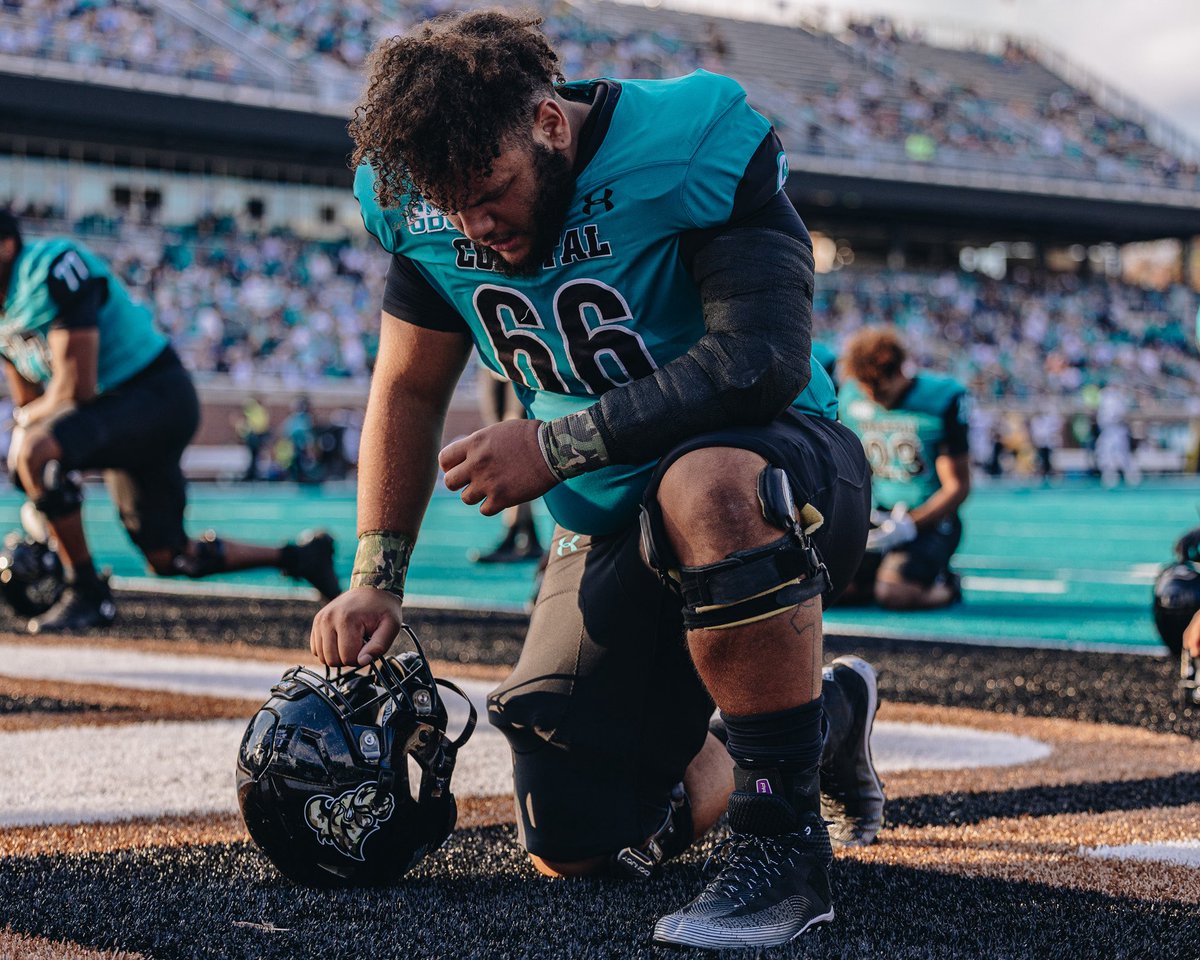 CamMellor's tweet photo. Our @PFN365 highest-graded centers in Week 4:

Kain McDonald, Coastal Carolina: 91.0
Wes King, West Virginia: 89.7
Coleton Price, Kentucky: 89.3
Trent Fraley, Michigan State: 88.6
Carter Miller, South Carolina: 88.6
John Bock II, Tulane: 88.5
Koltin Sieracki, Baylor: 88.4
Sean Kinney, Colorado: 88.3
Kyle Altuner, Virginia Tech: 88.2
Dominick Giudice, Missouri: 88.1

📸: @mcdonald_kain