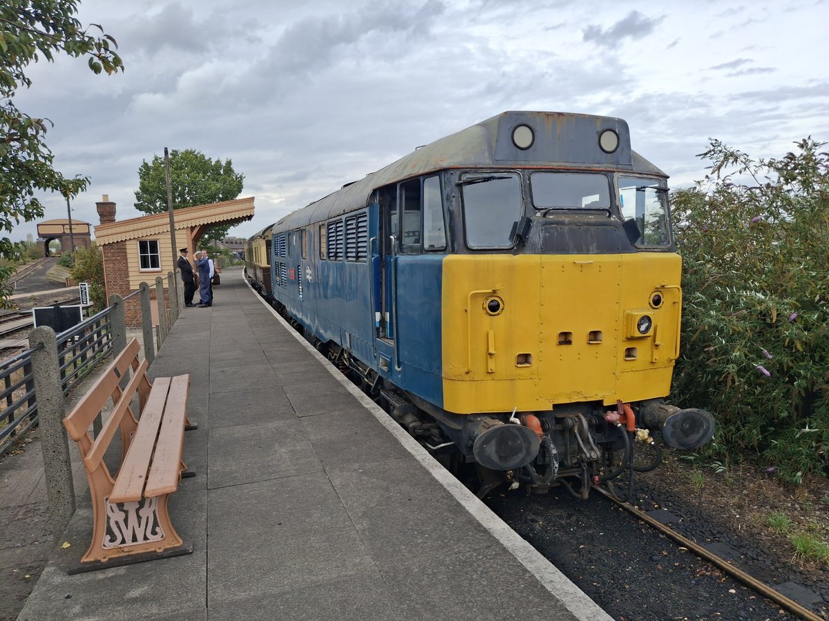 thomas_adderley's tweet photo. 31270 Sunday at The Didcot Railway Centre. https://t.co/Womj1jx0xC