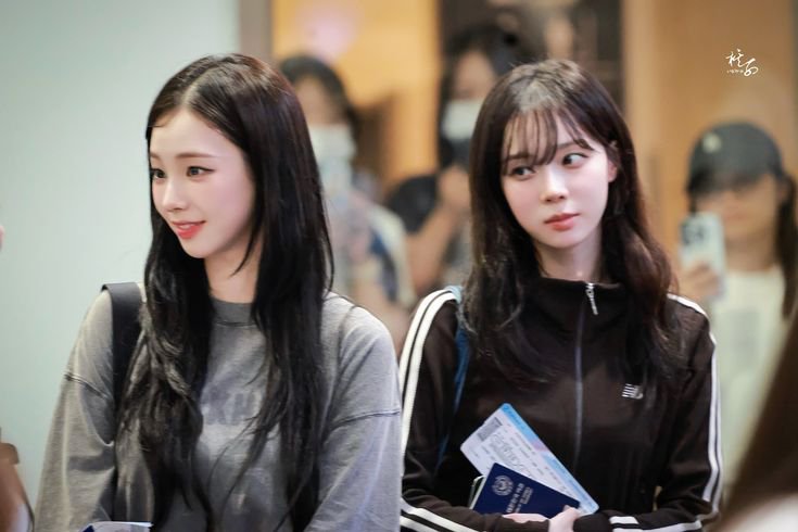 fairys_update's tweet photo. ㅤㅤㅤㅤㅤ░˚ ֪֪֪ ◍♡𓂃 𓈒۫🧵🪡 ๑ ｡˖ ۪˚⊹ ₊

                                  𓊆𔘓𓊇 UPDATES

                         ⿻◖ .𓏲꒷ ۪❀︶֪︶֪︶֪🧚🏻‍♀️𔘓࣪

❤️: Lara e Miso foram vista a caminho de Paris juntas !

                       ❝fairy's_yoo❞ㅤㅤㅤㅤㅤㅤㅤㅤㅤㅤㅤ https://t.co/PtT73ekLW1